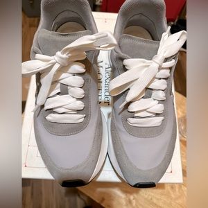 Pre-Loved authentic Alexander McQueens